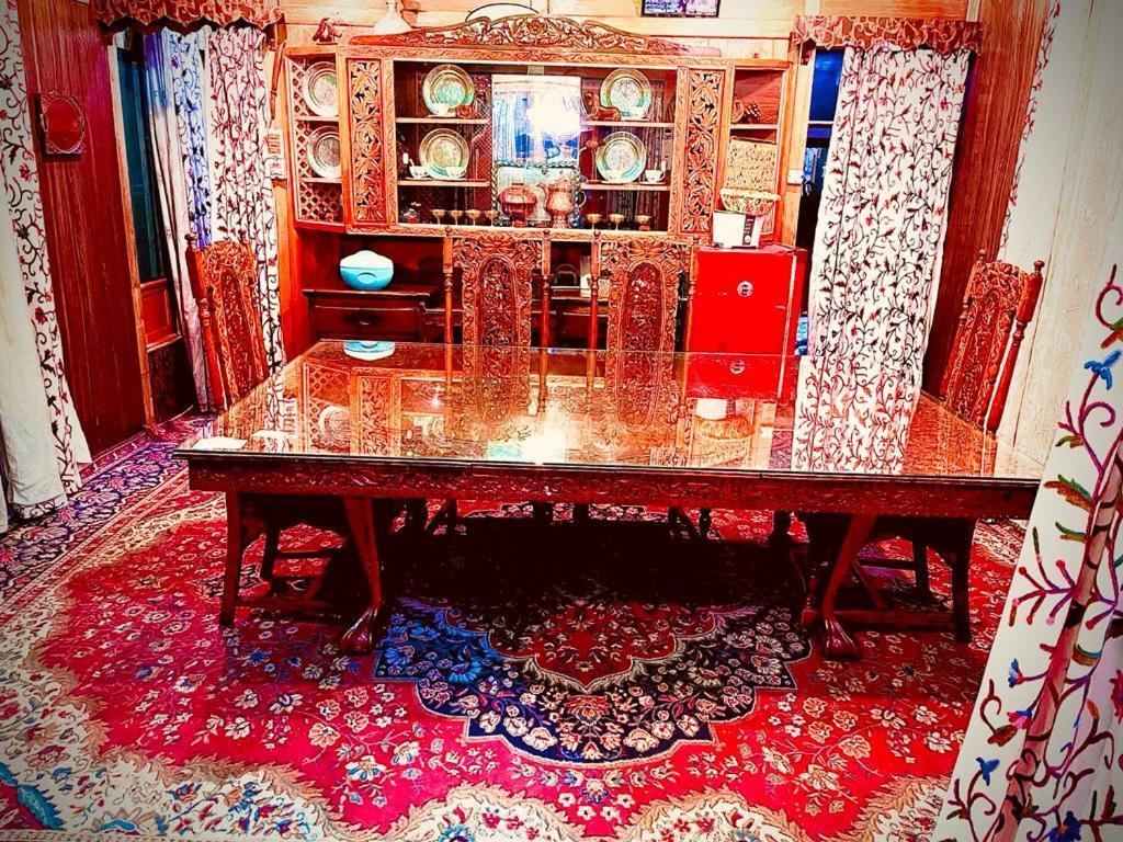 Srīnagar Hayat Group Of Houseboats酒店 外观 照片