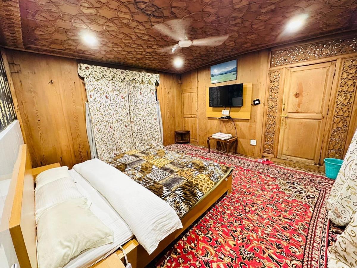 Srīnagar Hayat Group Of Houseboats酒店 外观 照片
